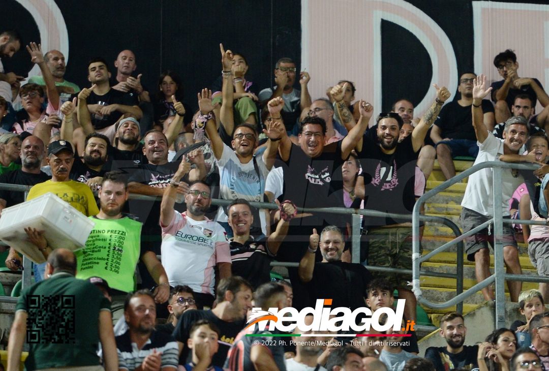 FOTOTIFO, Palermo-Ascoli 2-3: i tifosi allo stadio “Renzo Barbera” (Gallery) - immagine 9
