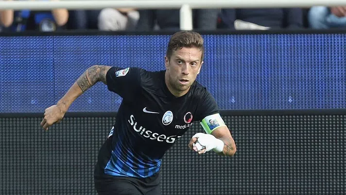 BERGAMO, ITALY - OCTOBER 02:  Alejandro Gomez of Atalanta during the Serie A match between Atalanta BC and SSC Napoli at Stadio Atleti Azzurri d'Italia on October 2, 2016 in Bergamo, Italy.  (Photo by Maurizio Lagana/Getty Images)