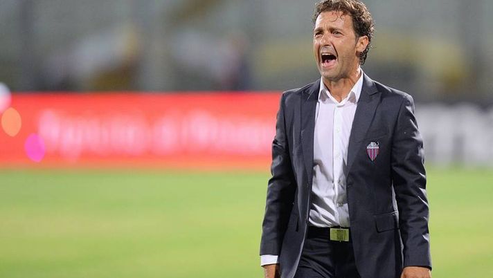 Serie D, FC Messina: Rigoli positivo al Covid 19 e ricoverato in Ospedale, il club lo esonera con una telefonata. I dettagli Serie D, FC Messina: Rigoli positivo al Covid 19 e ricoverato in Ospedale, il club lo esonera con una telefonata. I dettagli