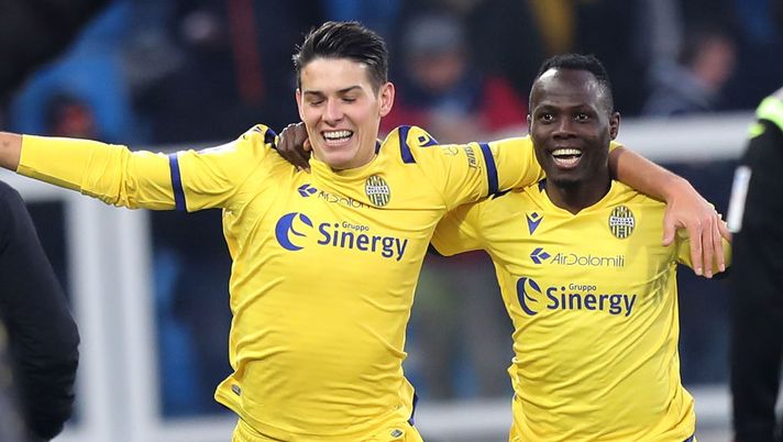 FERRARA, ITALY - JANUARY 05: Mariusz Stepinski (L) of Hellas Verona celebrates with Emmanuel Agyemang-Badu of Hellas Verona after scoring a goal during the Serie A match between SPAL and Hellas Verona at Stadio Paolo Mazza on January 5, 2020 in Ferrara, Italy.  (Photo by Gabriele Maltinti/Getty Images) 