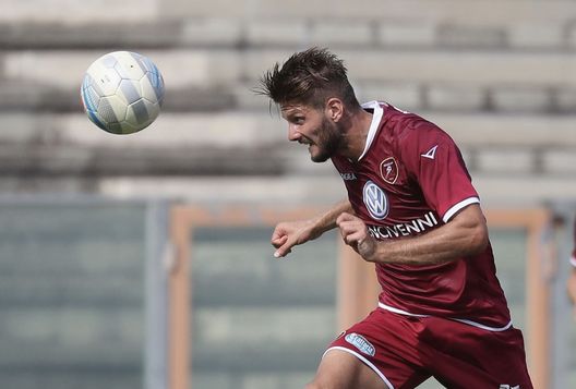 REGGIO CALABRIA, ITALY - SEPTEMBER 08: Nicol? Bianchi of Reggina during the Lega Pro Serie C match between Reggina and Bisceglie at Stadio Oreste Granillo on September 8, 2019 in Reggio Calabria, Italy. (Photo by Maurizio Lagana/Getty Images) REGGIO CALABRIA, ITALY - SEPTEMBER 08: Nicol? Bianchi of Reggina during the Lega Pro Serie C match between Reggina and Bisceglie at Stadio Oreste Granillo on September 8, 2019 in Reggio Calabria, Italy. (Photo by Maurizio Lagana/Getty Images)