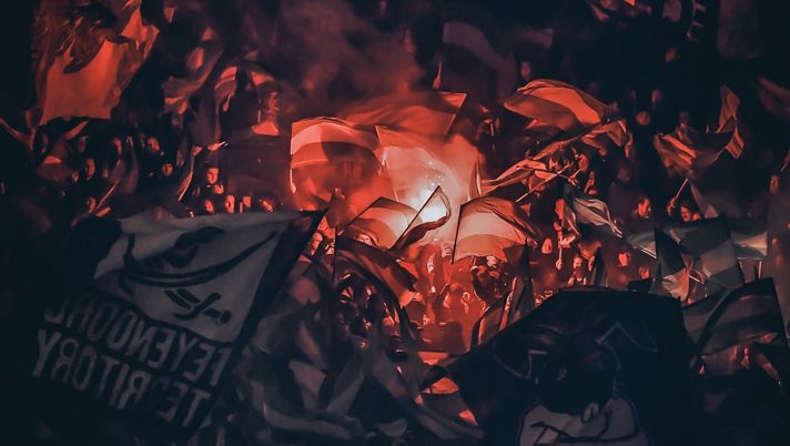 Coppa d’Olanda, il corteo degli ultras dell’Heerenveen non è piaciuto ai rivali di Rotterdam… - immagine 1