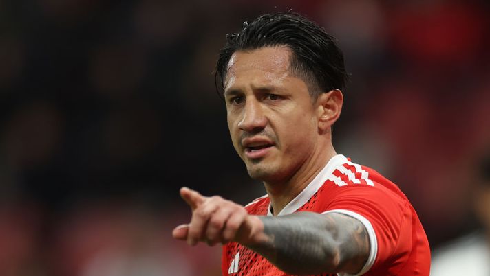 MAINZ, GERMANY - MARCH 25: Gianluca Lapadula of Peru reacts during an international friendly match between Germany and Peru at MEWA Arena on March 25, 2023 in Mainz, Germany. (Photo by Alex Grimm/Getty Images) Cagliari, comincia la preparazione senza Lapadula: è stato operato. La nota del club - immagine 1