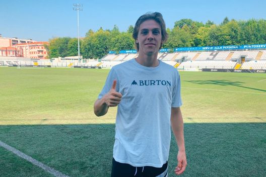 Alessio Zerbin (Foto F.C. Pro Vercelli 1892) Addio di Insigne e fascia sinistra libera: ecco Zerbin, pronto a conquistare tutti- immagine 2