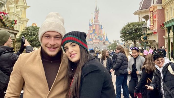 Belotti a Disneyland Paris: il Gallo si ricarica tra principesse e cartoni – FOTO - immagine 1
