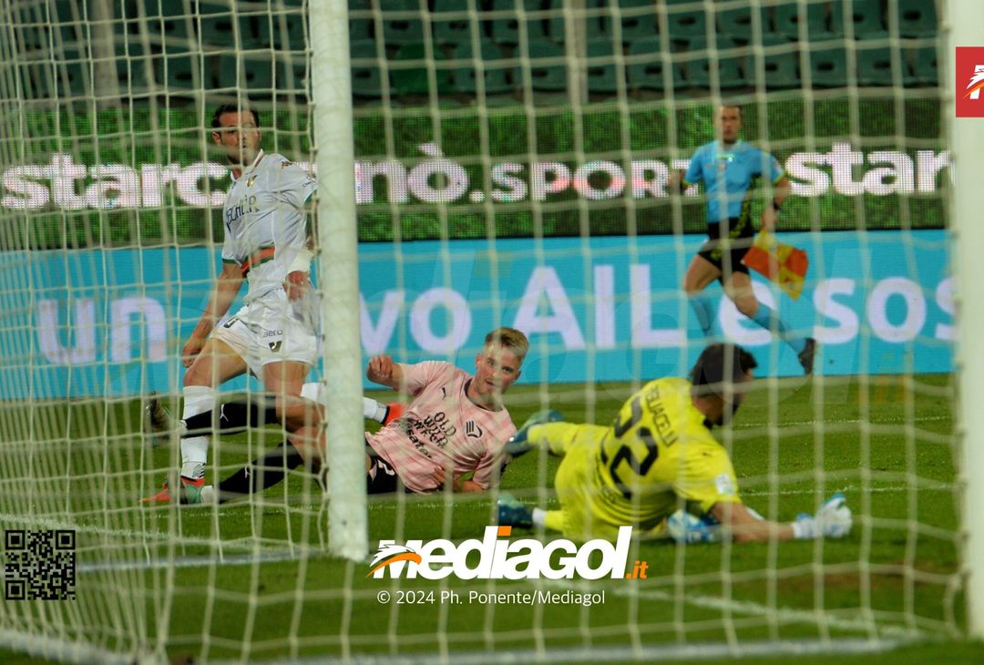 FOTO Palermo-Venezia 0-3, 30ª giornata Serie B 2023-2024 (GALLERY) - immagine 34