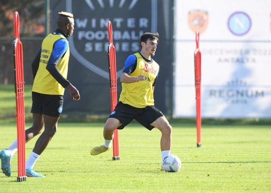 Foto SSCN Allenamento Napoli, lavoro a parte in palestra per Rrahmani e in campo per Sirigu- immagine 2