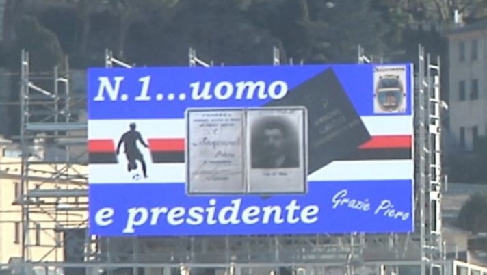 Il maxischermo per il fondatore dei blucerchiati Piero Sanguineti, 74 anni dopo  