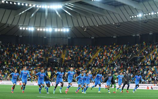 Il Napoli festeggia alla Dacia Arena Il Napoli festeggia alla Dacia Arena
