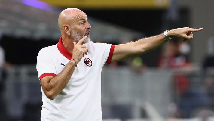 Stefano Pioli (allenatore AC Milan) durante un'amichevole estiva dei rossoneri a San Siro (Getty Images) 