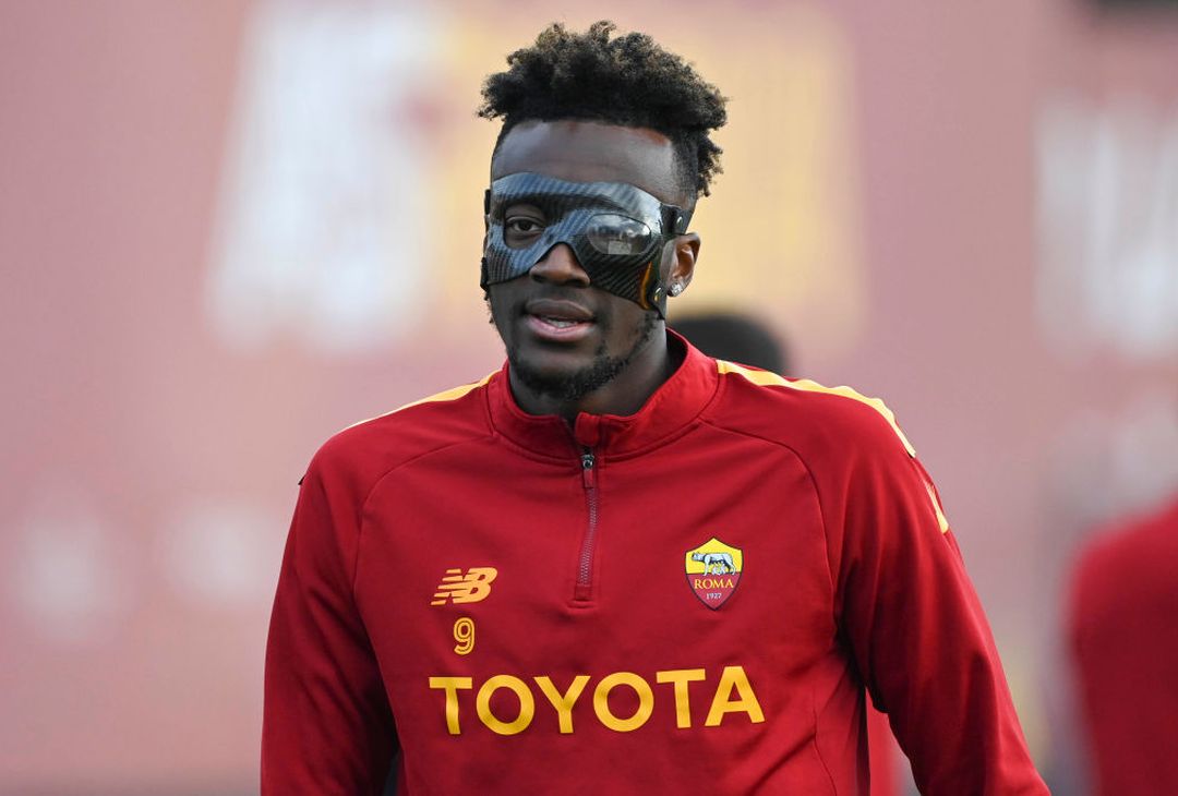 Vigilia di Roma-Salisburgo: allenamento con la mascherina per Abraham- FOTO GALLERY- immagine 1