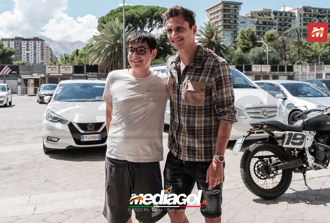 FOTO CALCIOMERCATO PALERMO, Ales Mateju al “Renzo Barbera” per la firma (Gallery) - immagine 7
