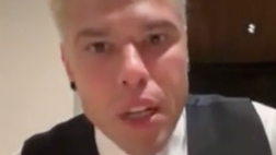 VIDEO / Sanremo 2023, Fedez contro Anna Oxa: “È stata maleducata, ha saltato la fila”