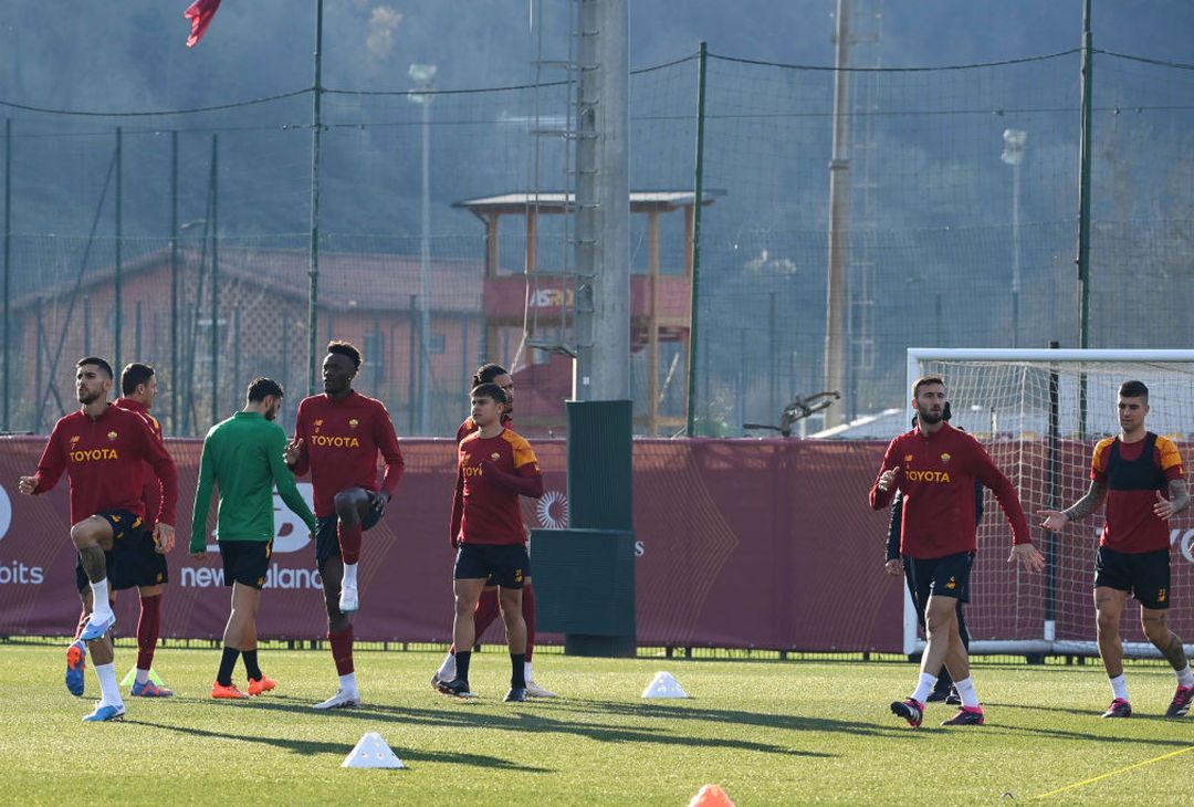 Roma, ripresa in vista dell’Empoli: ok Dybala e Wijnaldum – FOTO GALLERY - immagine 12