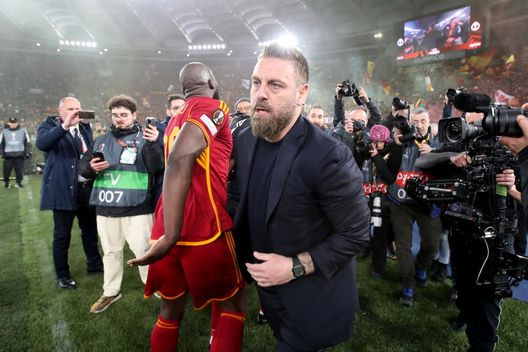 Roma, De Rossi: “Vittoria al cardiopalma. Non siamo brutti anatroccoli: a volte…”- immagine 2