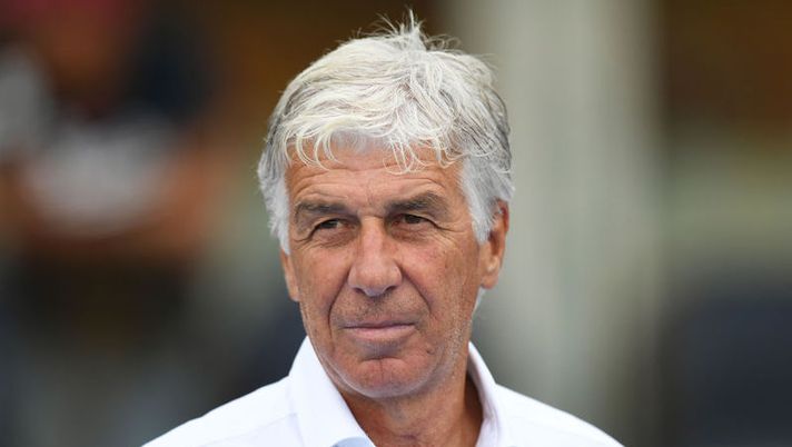 VERONA, ITALY - AUGUST 28: Gian Piero Gasperini, Head Coach of Atalanta BC looks on during the Serie A match between Hellas Verona and Atalanta BC at Stadio Marcantonio Bentegodi on August 28, 2022 in Verona, Italy. (Photo by Alessandro Sabattini/Getty Images) Gasperini: “Malinovskyi e Ilicic via? Rispondo così, mercato non chiuso! Hojlund, Ederson, Soppy…” - immagine 1