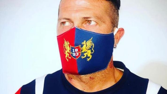 Carparelli e la mascherina del Grifone Carparelli e la mascherina del Grifone