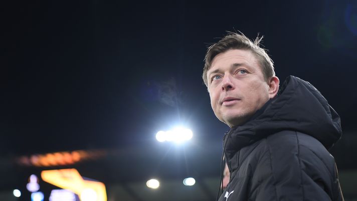 MALMO, SWEDEN - FEBRUARY 27: Jon Dahl Tomasson, head coach of Malmo looks on during the UEFA Europa League round of 32 second leg match between Malmo FF and VfL Wolfsburg at Swedbank Stadion on February 27, 2020 in Malmo, Sweden. (Photo by Stuart Franklin/Bongarts/Getty Images) MALMO, SWEDEN - FEBRUARY 27: Jon Dahl Tomasson, head coach of Malmo looks on during the UEFA Europa League round of 32 second leg match between Malmo FF and VfL Wolfsburg at Swedbank Stadion on February 27, 2020 in Malmo, Sweden. (Photo by Stuart Franklin/Bongarts/Getty Images)