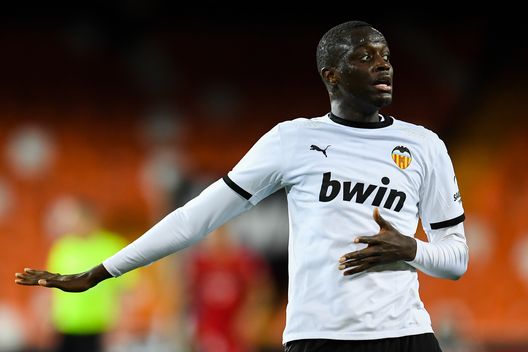VALENCIA, SPAIN - JANUARY 21: Mouctar Diakhaby of Valencia CF looks on during the La Liga Santander match between Valencia CF and C.A. Osasuna at Estadio Mestalla on January 21, 2021 in Valencia, Spain. Sporting stadiums around Spain remain under strict restrictions due to the Coronavirus Pandemic as Government social distancing laws prohibit fans inside venues resulting in games being played behind closed doors. (Photo by David Ramos/Getty Images) VALENCIA, SPAIN - JANUARY 21: Mouctar Diakhaby of Valencia CF looks on during the La Liga Santander match between Valencia CF and C.A. Osasuna at Estadio Mestalla on January 21, 2021 in Valencia, Spain. Sporting stadiums around Spain remain under strict restrictions due to the Coronavirus Pandemic as Government social distancing laws prohibit fans inside venues resulting in games being played behind closed doors. (Photo by David Ramos/Getty Images)