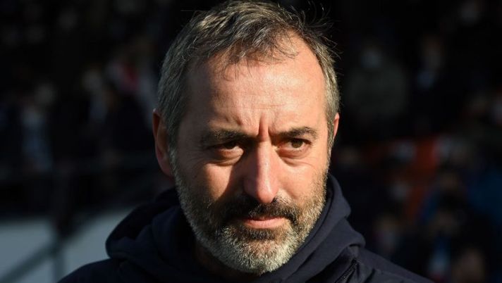 LA SPEZIA, ITALY - JANUARY 23: Marco Giampaolo head coach of UC Sampdoria looks on during the Serie A match between Spezia Calcio and UC Sampdoria at Stadio Alberto Picco on January 23, 2022 in La Spezia, Italy. (Photo by Alessandro Sabattini/Getty Images) Giampaolo: “Cambio Candreva? Poteva fare meglio tante cose. Forse non ho capito dove sono” - immagine 1