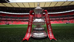FA Cup, portiere del Blackfield & Langley espulso dopo aver urinato nella siepe