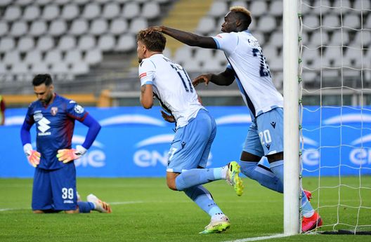 TURIN, ITALY - JUNE 30: Ciro Immobile of SS Lazio celebrates after scoring the first goal of his team with his teammate Felipe Caicedo during the Serie A match between Torino FC and SS Lazio at Stadio Olimpico di Torino on June 30, 2020 in Turin, Italy. (Photo by Marco Rosi - SS Lazio/Getty Images) TURIN, ITALY - JUNE 30: Ciro Immobile of SS Lazio celebrates after scoring the first goal of his team with his teammate Felipe Caicedo during the Serie A match between Torino FC and SS Lazio at Stadio Olimpico di Torino on June 30, 2020 in Turin, Italy. (Photo by Marco Rosi - SS Lazio/Getty Images)