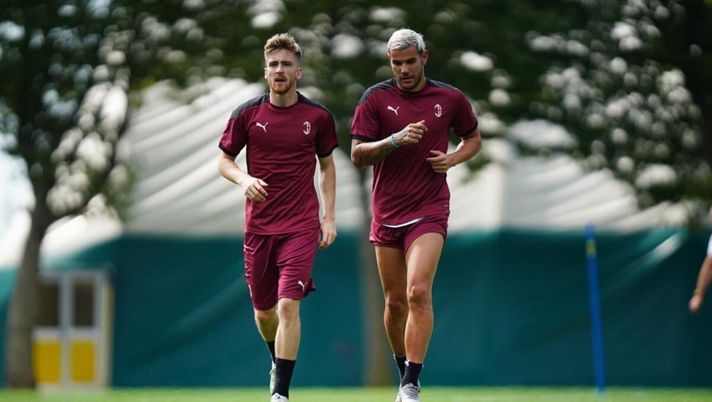 Alexis Saelemaekers e Theo Hernandez in allenamento (AC Milan News) 