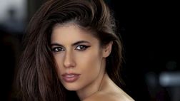Ines Trocchia, altri scatti bollenti e fan a bocca aperta: la modella posa in costume
