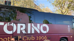 Video – Torino-Roma, l’arrivo del pullman granata allo stadio