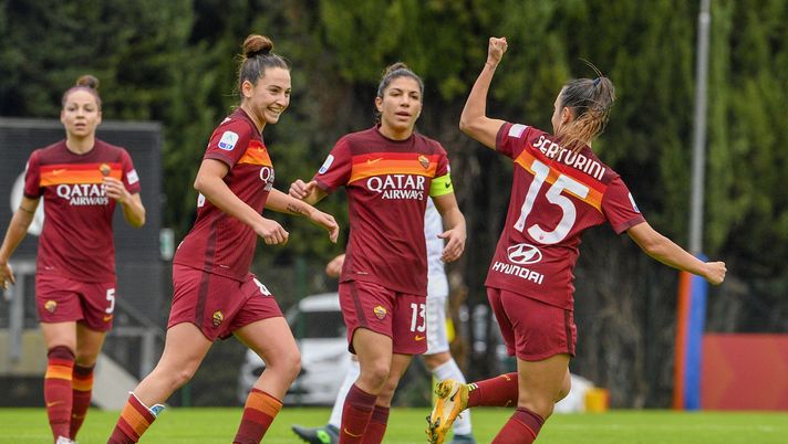La Roma Femminile Regala Una Maglia A Olivia Puoi Sognare Di Indossarla In Serie A Foto Forzaroma Info Ultime Notizie As Roma Calcio Interviste Foto E Video Forzaroma Info