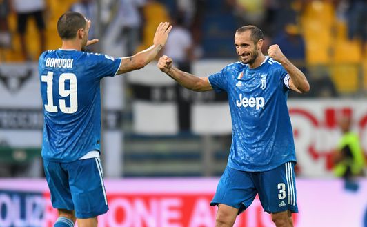 PARMA, ITALY - AUGUST 24: Giorgio Chiellini of Juventus celebrates the victory with Leonardo Bonucci of Juventus during the Serie A match between Parma Calcio and Juventus at Stadio Ennio Tardini on August 24, 2019 in Parma, Italy. (Photo by Alessandro Sabattini/Getty Images) PARMA, ITALY - AUGUST 24: Giorgio Chiellini of Juventus celebrates the victory with Leonardo Bonucci of Juventus during the Serie A match between Parma Calcio and Juventus at Stadio Ennio Tardini on August 24, 2019 in Parma, Italy. (Photo by Alessandro Sabattini/Getty Images)