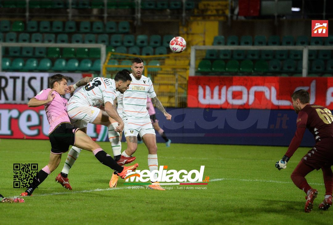 FOTO Palermo-Venezia 0-1, 14ª giornata di Serie B 2022-2023 (Gallery) - immagine 63