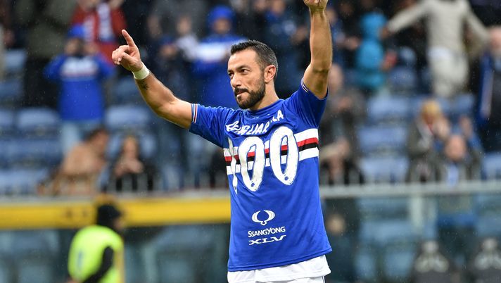 GENOA, ITALY - NOVEMBER 20: Fabio Quagliarella (Sampdoria) celebrates at the end of the Serie A match between UC Sampdoria and US Sassuolo at Stadio Luigi Ferraris on November 20, 2016 in Genoa, Italy.  (Photo by Paolo Rattini/Getty Images) 