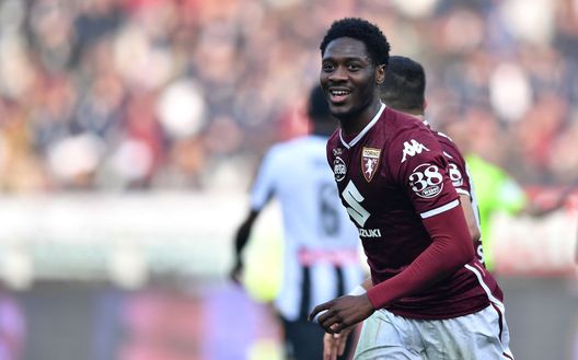 TURIN, ITALY - FEBRUARY 10: Ola Aina of Torino FC celebrates the opening goal during the Serie A match between Torino FC and Udinese at Stadio Olimpico di Torino on February 10, 2019 in Turin, Italy. (Photo by Valerio Pennicino/Getty Images) TURIN, ITALY - FEBRUARY 10: Ola Aina of Torino FC celebrates the opening goal during the Serie A match between Torino FC and Udinese at Stadio Olimpico di Torino on February 10, 2019 in Turin, Italy. (Photo by Valerio Pennicino/Getty Images)