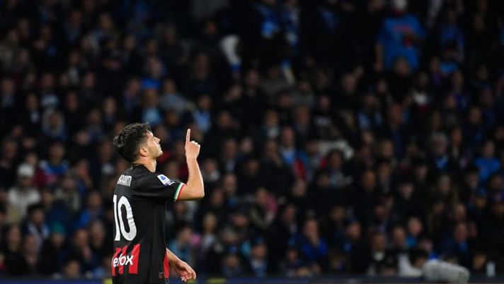 AC Milan's Spanish midfielder Brahim Diaz celebrates after scoring his side's second goal during the Italian Serie A football match between SSC Napoli and AC Milan on April 2, 2023 at the Diego-Maradona stadium in Naples. (Photo by Tiziana FABI / AFP) (Photo by TIZIANA FABI/AFP via Getty Images) Milan, ecco le condizioni di Brahim Diaz dopo il Napoli. Pioli: “Ha un fastidio” - immagine 1