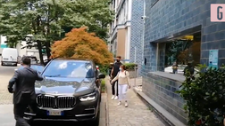 VIDEO Milan, Giroud termina la prima parte di visite mediche: le immagini