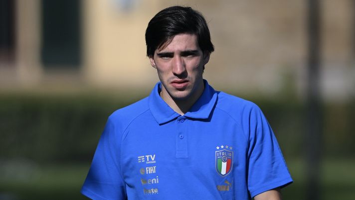 Sandro Tonali (centrocampista AC Milan) qui con l'Italia a Coverciano | Milan News (Getty Images) Sandro Tonali Italia AC Milan