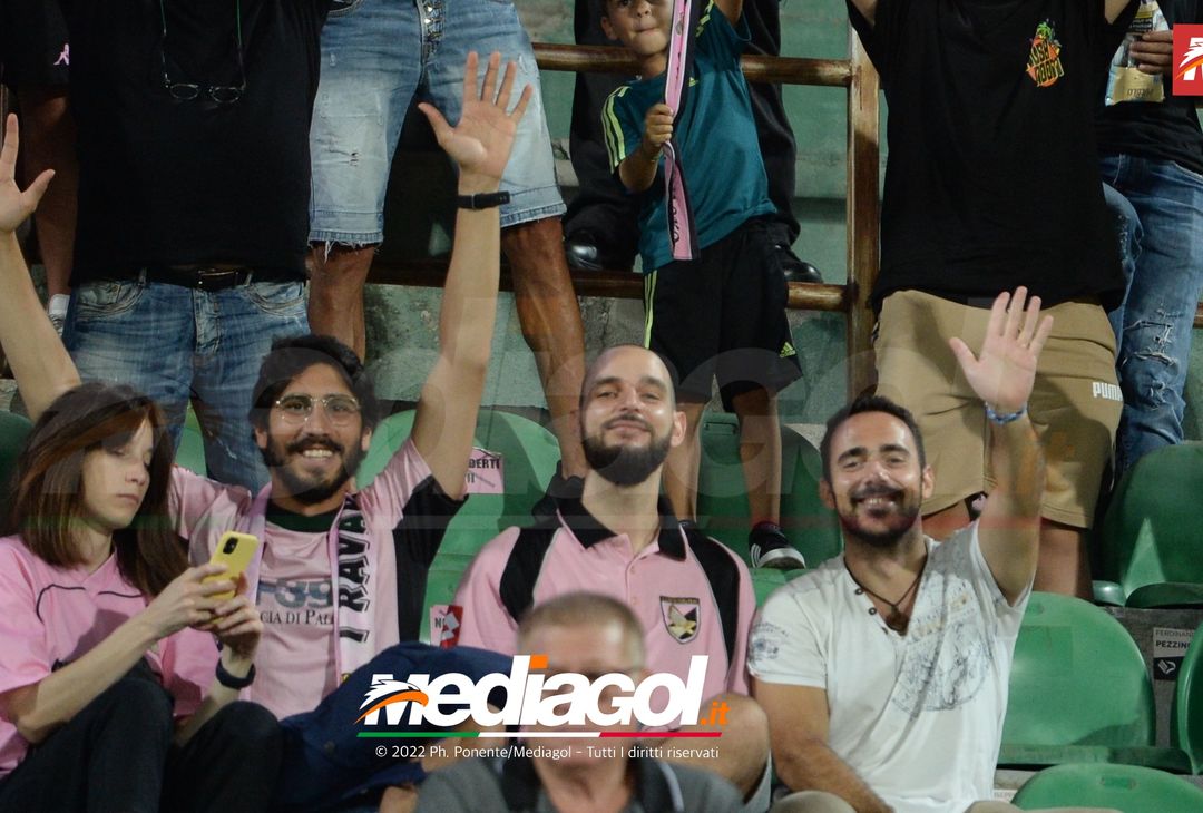 FOTOTIFO, Palermo-Ascoli 2-3: i tifosi allo stadio “Renzo Barbera” (Gallery) - immagine 38