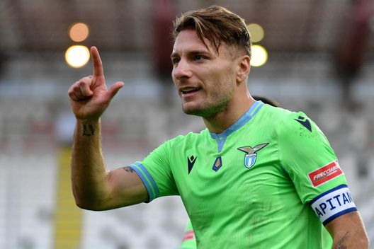 CESENA, ITALY - DECEMBER 05: Ciro Immobile of SS Lazio celebrates a opening gaol during the Serie A match between Spezia Calcio and SS Lazio at Stadio Alberto Picco on December 05, 2020 in La Spezia, Italy. (Photo by Marco Rosi - SS Lazio/Getty Images) CESENA, ITALY - DECEMBER 05: Ciro Immobile of SS Lazio celebrates a opening gaol during the Serie A match between Spezia Calcio and SS Lazio at Stadio Alberto Picco on December 05, 2020 in La Spezia, Italy. (Photo by Marco Rosi - SS Lazio/Getty Images)