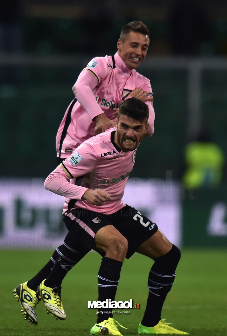  PALERMO, ITALY - DECEMBER 28:  Gaetano Monachello of Palermo celebrates after scoring his team's second goal during the Serie B match between US Citta di Palermo and US Salernitana on December 28, 2017 in Palermo, Italy.  (Photo by Tullio M. Puglia/Getty Images) 