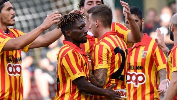 In B toccherà a Crotone, Reggina e Cosenza, ma nell'estate di preparazione alla C le altre squadre calabresi si preparano a dovere sfidandosi fra di loro... In B toccherà a Crotone, Reggina e Cosenza, ma nell'estate di preparazione alla C le altre squadre calabresi si preparano a dovere sfidandosi fra di loro...