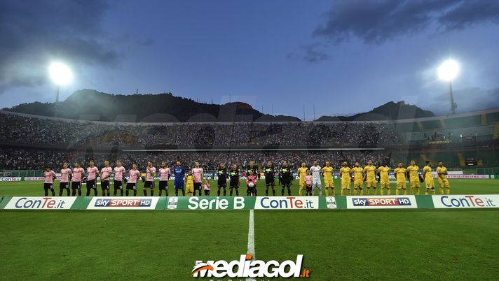 PALERMO, ITALY - JUNE 13: Atmosphere during the serie B playoff match final between US Citta di Palermo and Frosinone Calcio at Stadio Renzo Barbera on June 13, 2018 in Palermo, Italy. (Photo by Tullio M. Puglia/Getty Images) Palermo, palloni in campo a Frosinone: respinto pure l’ultimo ricorso - immagine 1