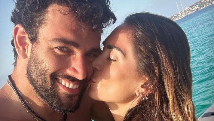 Melissa Satta, relax e bagno con la neve. Fisico strepitoso per lady Berrettini - immagine 1