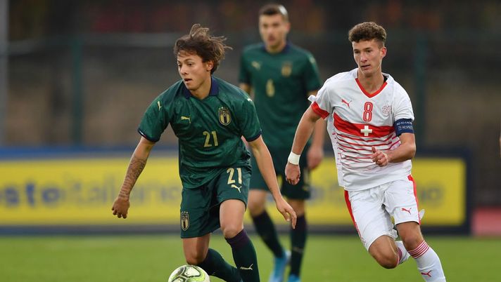 BIELLA, ITALY - NOVEMBER 18: Emanuel Vignato (L) of Italy U20 is challenged by Yannick Marchand of Switzerland U20 during the 8 Nations Tournament match between Italy U20 and Switzerland U20 at Stadio Vittorio Pozzo on November 18, 2019 in Biella, Italy. (Photo by Valerio Pennicino/Getty Images) BIELLA, ITALY - NOVEMBER 18: Emanuel Vignato (L) of Italy U20 is challenged by Yannick Marchand of Switzerland U20 during the 8 Nations Tournament match between Italy U20 and Switzerland U20 at Stadio Vittorio Pozzo on November 18, 2019 in Biella, Italy. (Photo by Valerio Pennicino/Getty Images)