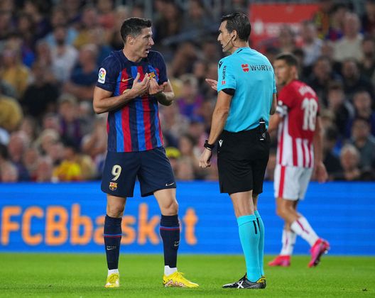 (Photo by Alex Caparros/Getty Images) Il Barça e il derby contro l’Espanyol: ansia per il ricorso Lewandowski- immagine 2