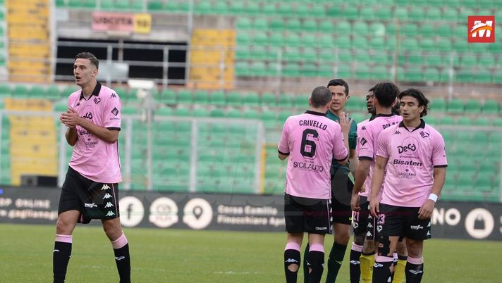 Palermo-Juve Stabia, crollo al “Barbera” e i rosa falliscono l’esame di maturità: l’analisi di Filippi Palermo-Juve Stabia, crollo al “Barbera” e i rosa falliscono l’esame di maturità: l’analisi di Filippi