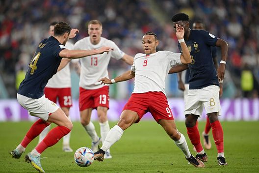 (Photo by Clive Mason/Getty Images) Espanyol: l’ex Barça Braithwaite e il derby: “Pur di vincere faccio anche il portiere”- immagine 2
