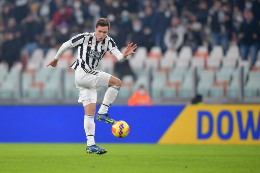 TURIN, ITALY - NOVEMBER 27: Federico Chiesa of Juventus controls the ball during the Serie A match between Juventus and Atalanta BC at Allianz Stadium on November 27, 2021 in Turin, Italy. (Photo by Daniele Badolato - Juventus FC/Juventus FC via Getty Images) TURIN, ITALY - NOVEMBER 27: Federico Chiesa of Juventus controls the ball during the Serie A match between Juventus and Atalanta BC at Allianz Stadium on November 27, 2021 in Turin, Italy. (Photo by Daniele Badolato - Juventus FC/Juventus FC via Getty Images)