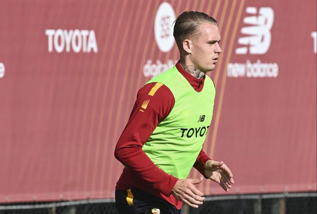 Trigoria, ripresa in vista del Betis: Karsdorp con il gruppo – FOTO GALLERY - immagine 60