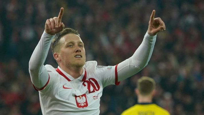 Poland's midfielder Piotr Zielinski celebrates scoring his team's second goal during the FIFA World Cup Qatar 2022 qualifying final first Leg football match Poland v Sweden at the Slaski Stadium in Chorzow, Poland on March 29, 2022. (Photo by JANEK SKARZYNSKI / AFP) (Photo by JANEK SKARZYNSKI/AFP via Getty Images) Kruk, giornalista polacco: “Zielinski si è fatto male da solo, ma non sembra…” - immagine 1